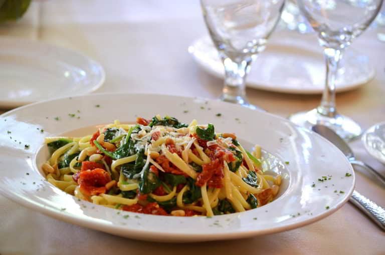 Linguini Pomodoro - Fine Dining