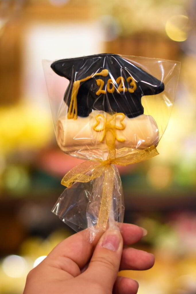 graduation chocolate pop