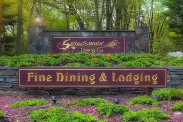 Stroudsmoor Country Inn – Stroudsburg – Wedding Resort – Main Entrance To The Stroudsmoor Stroudsmoor Country Inn - Stroudsburg - Wedding Resort - Main Entrance To The Stroudsmoor