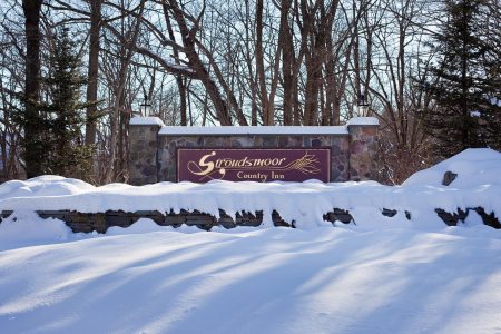 stroudsmoor-front-sign-winter-sm